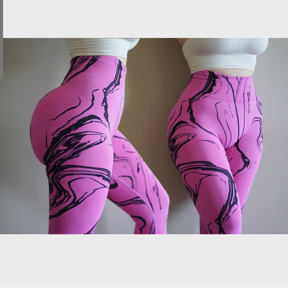 Naturyl by Niykee The Graphic Leggings